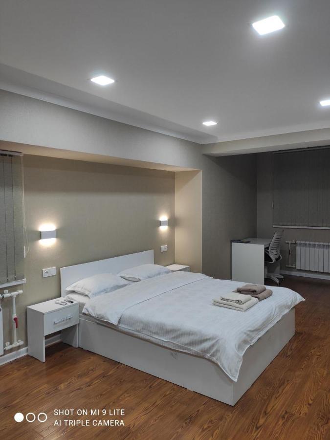 1-Bedroom Apartment In The Very City Center Tasken Kültér fotó